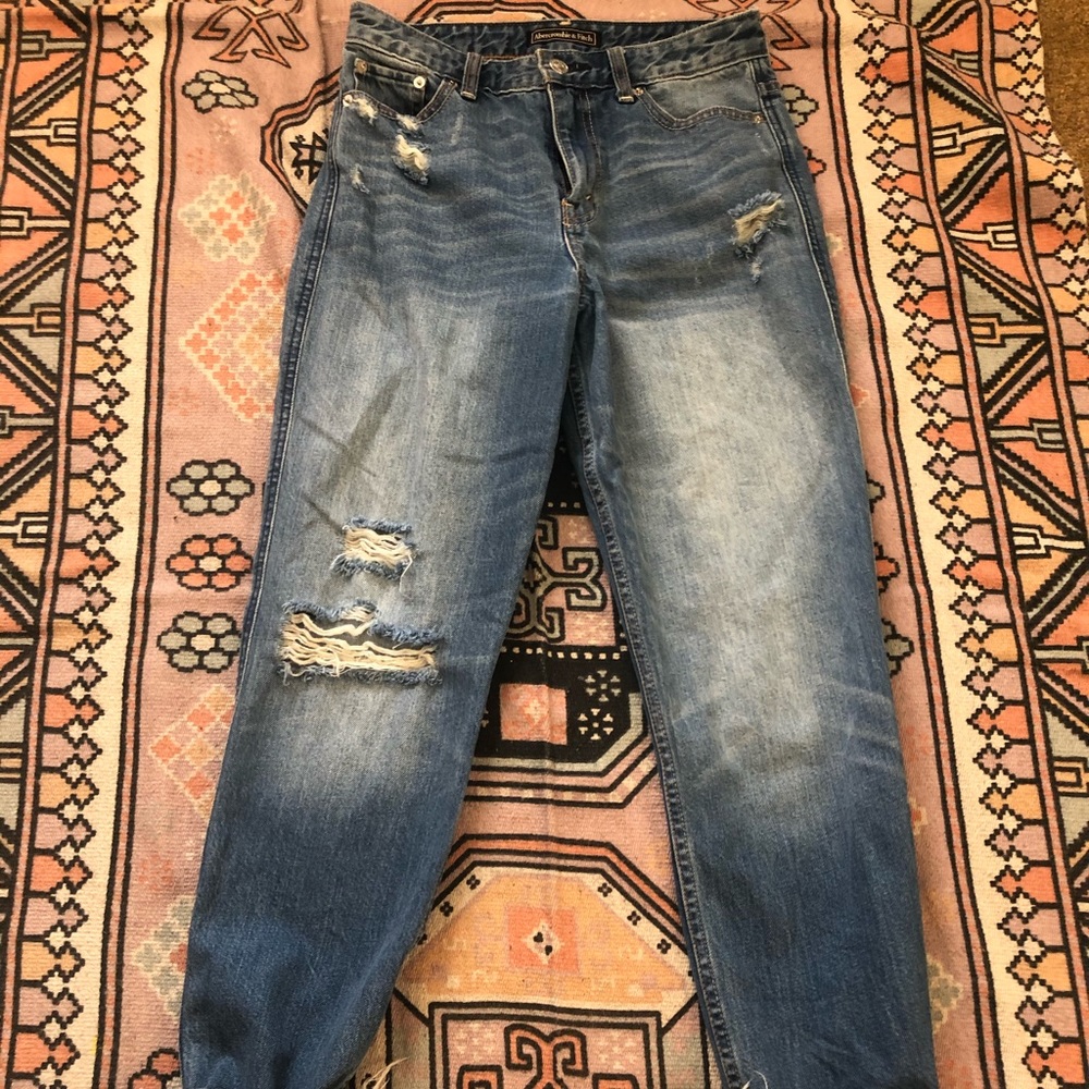 Abercrombie & Fitch boyfriend jeans